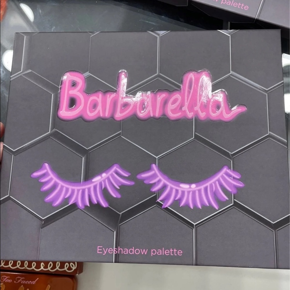 BARBELLA EYE SHADOW